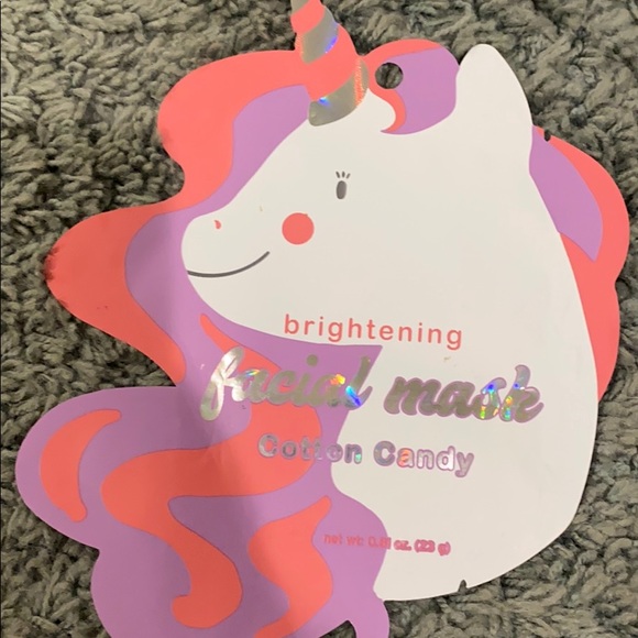 Face Masks and Cleansing gloves - Picture 4 of 5